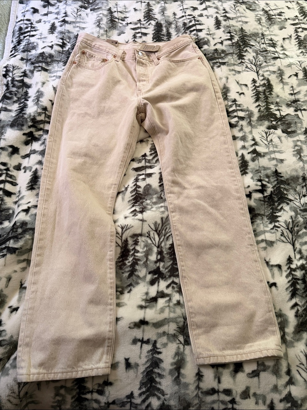 Levi's 501 Straight Leg Jeans in Pale Pink - Picture 4 of 6